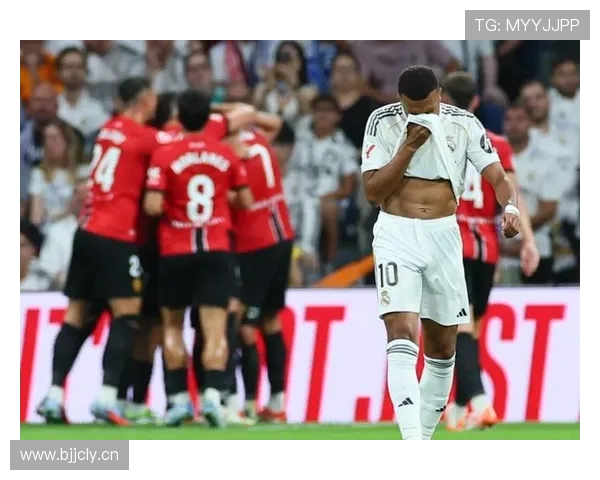 巴尔韦德称姆巴佩必能成功训练中常见卡雷拉斯精彩射门